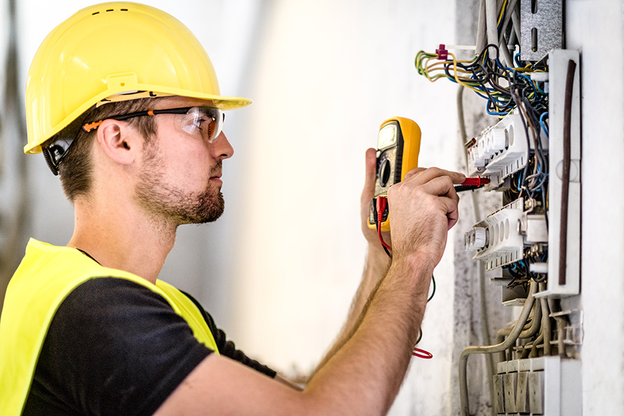 Curso de Oficiales de Arsenales – especialidad de instalador montador electricista