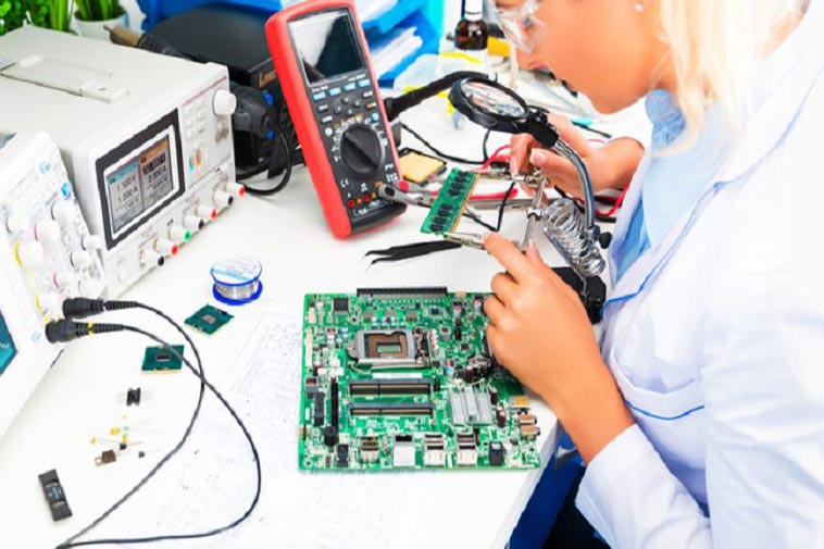 Curso de Oficiales de Arsenales – especialidad de electrónica – electrónico